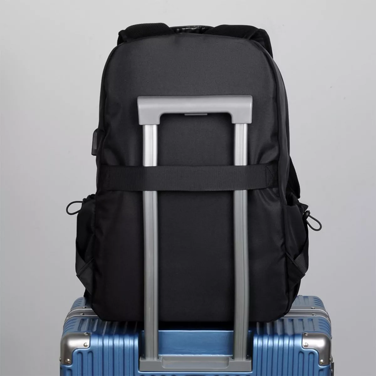 TX-183N Backpack Menfi. NEGRO