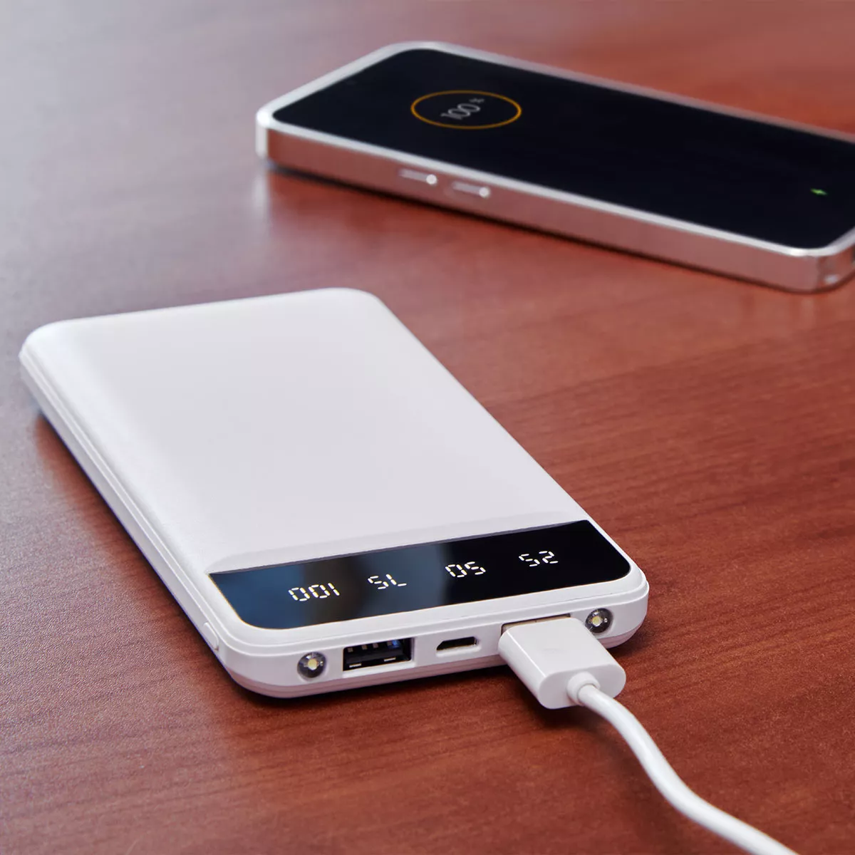 CRG 046 B POWER BANK AMPER blanco