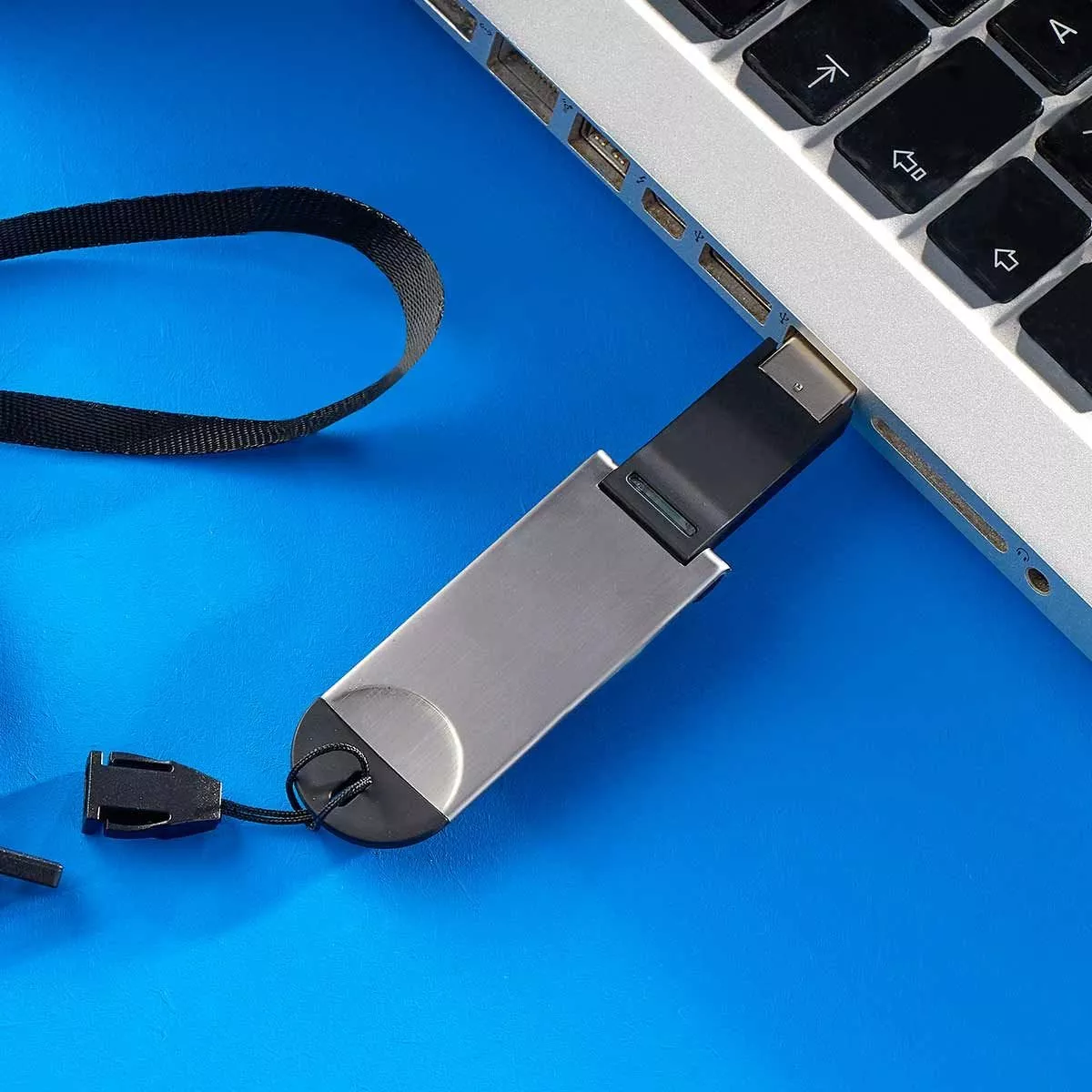 USB 204 N USB BAWEAN 16 GB negro